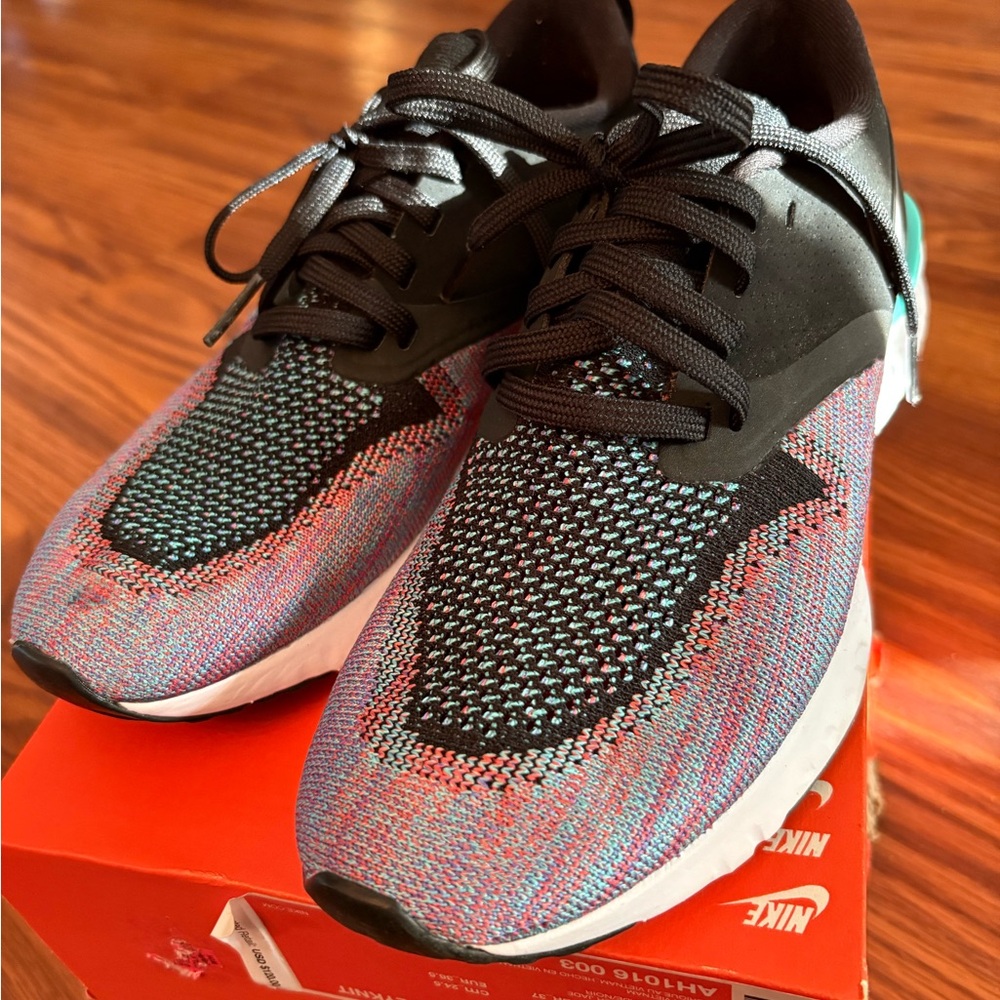 Nike Odyssey React 2 Flyknit Multicolor Sneakers Women's Sz 7.5